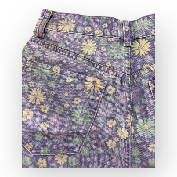 Zara Purple Floral Women's Shorts - Picture 6 of 6